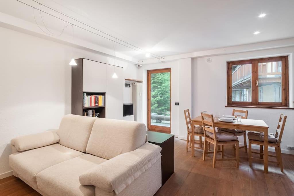 10 Min. Da Courmayeur Elegante Appartamento Pré-Saint-Didier Eksteriør bilde